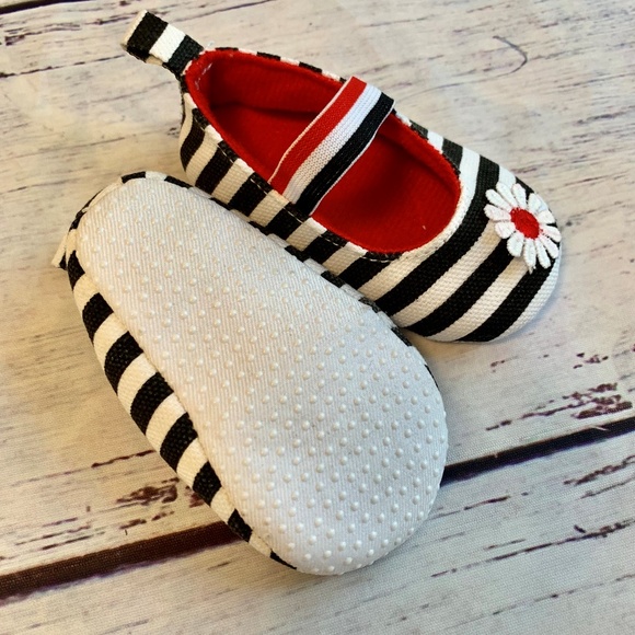 Baby Girls Cotton Shoes - Picture 3 of 5